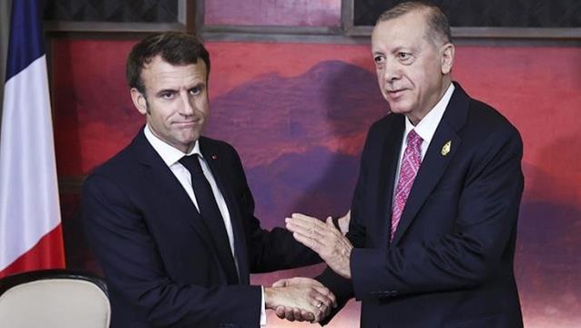 Cumhurbaşkanı Erdoğan'la görüşen Macron'dan Türkçe destek mesajı: Dayanışma içerisindeyiz