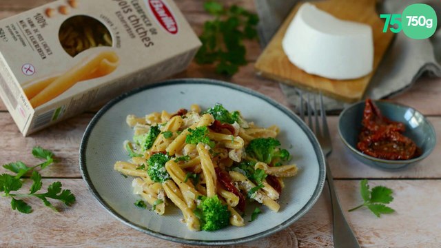 Casarecce de pois chiches, tomates, brocolis et ricotta