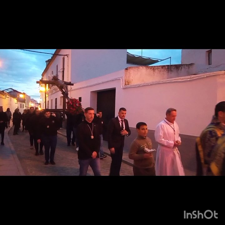 El Cristo de la Misericordia recorre El Pedroso en Vía Crucis