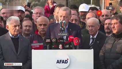 Erdoğan kürsüde konuşma yaptı, Soylu uzakta telefonuyla oynadı