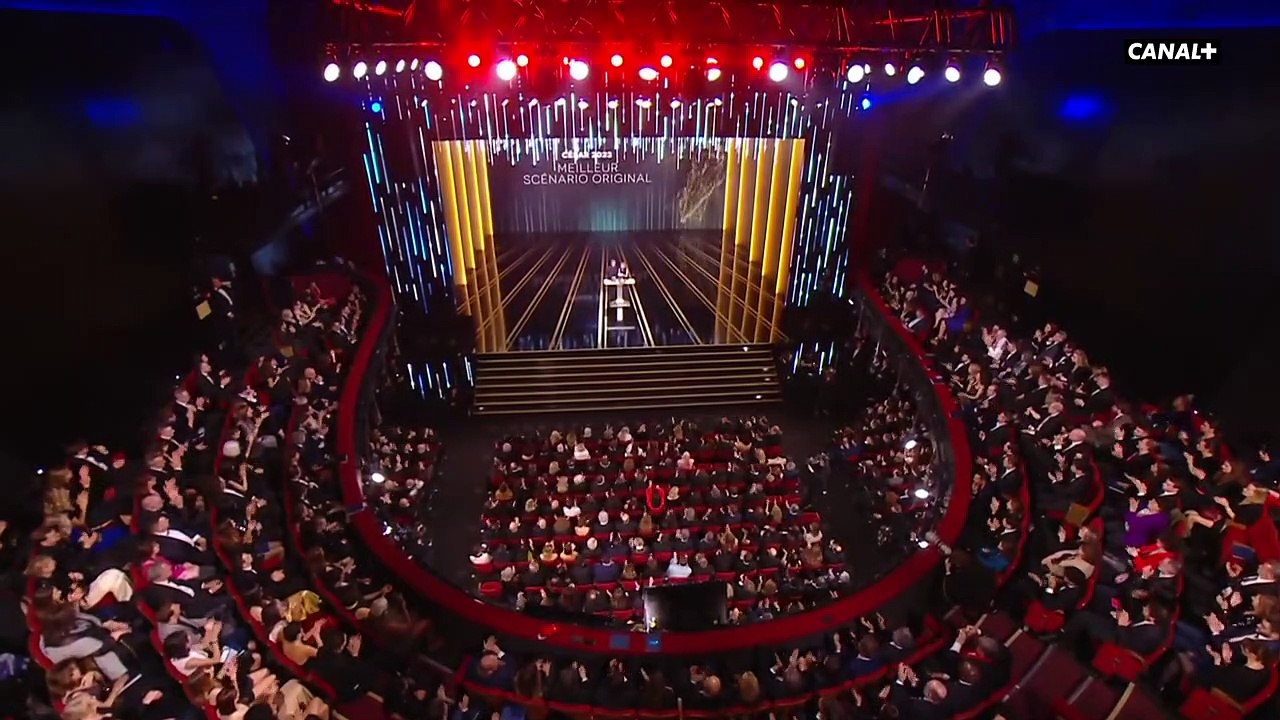 "L'Innocent", film de Louis Garrel, état nommé dans plusieurs catégories aux César, faisant de lui l'un des grands favoris de la compétitionLouis Garrel reçoit le prix du Meilleur Scénario original pour son film "L'Innocent"