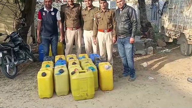 560 लीटर अवैध हथकढ़ शराब जप्त, 11 हजार लीटर वाॅश की नष्ट