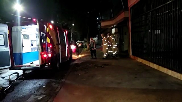 Rapaz passa mal e é socorrido pelo Siate na rua da Lapa