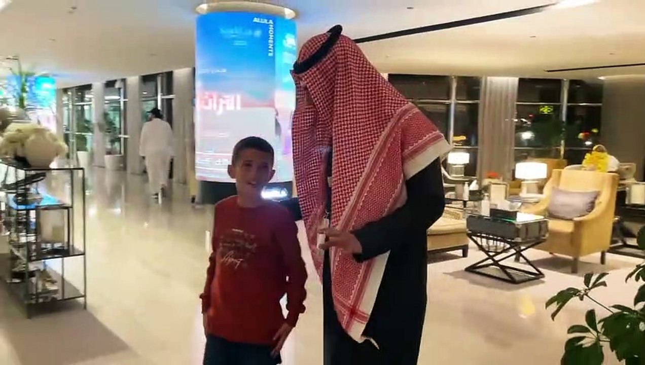 من أنقاض الزلزال إلى مقابلة رونالدو.. الطفل السوري يصل الرياض لتحقيق حلمه