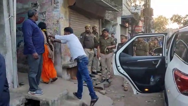 Umesh Pal Murder Case Live : दारागंज घाट पर हुआ उमेश के शव का अंतिम संस्कार, आरएएफ तैनात