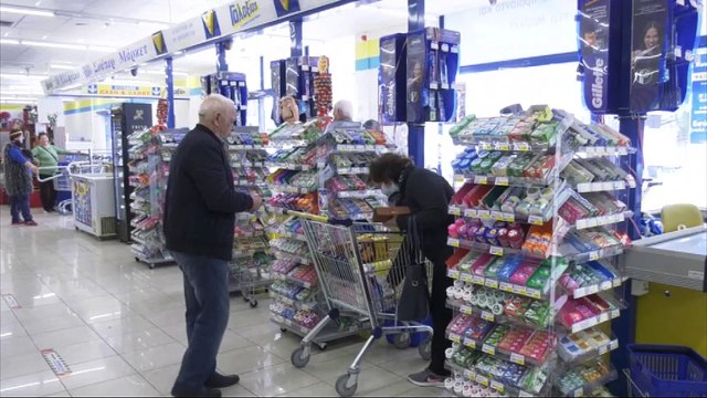 Αυξημένη κίνηση στα super market το πρωί του Σαββάτου - Πόσο θα κοστίσει το σαρακοστιανό τραπέζι