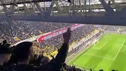 Fenerbahçe stadında binlerce kişi slogan attı: Hükümet istifa