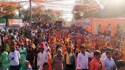 Shri Ramkatha begins at Ganjikhana Narayan Das Khare Stadium in the city