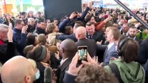 فيديو: شجار بين فرنسيين وحراس الرئيس ماكرون خلال زيارته معرض باريس الزراعي