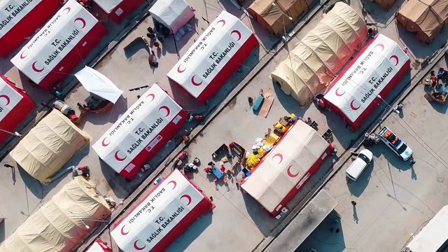 Bakan Koca'dan deprem bölgesindeki UMKE ve 112 Acil ekipleriyle ilgili paylaşım: Bazı organizasyonların bu hayattaki rolü özetlenemez