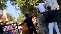 नगर परिषद की टीम पर चाकूओं से हमला कर पशुओं को छुड़ा ले गए मालिक, पार्षद घायल, मामला दर्ज, देखे वीडियो