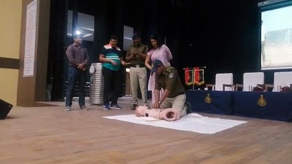 Video- पुलिस को दिया जान बचाने का प्रशिक्षण