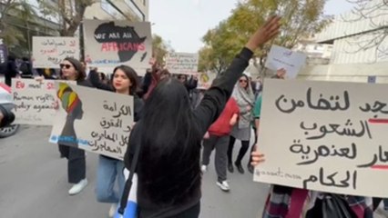 Marcha solidaria con los migrantes subsaharianos recorre la capital tunecina