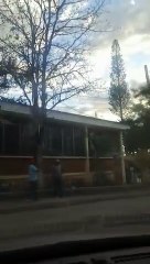 Gasean a estudiantes de la Escuela Normal Mixta