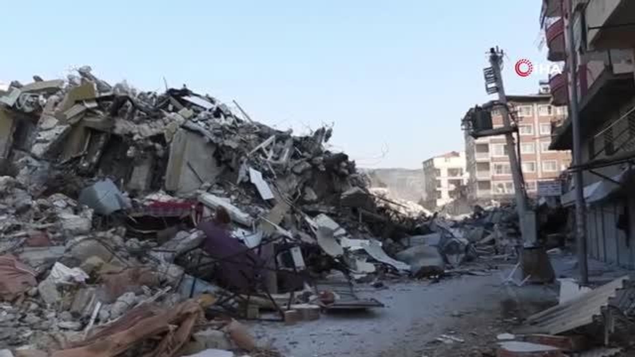 Depremde bir evladını kaybeden anne "Çocuğum benden reçel istedi, reçeli ona alamadan onu toprağa verdim"