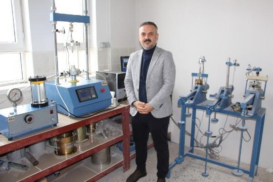 DOÇ. DR. DEMİR: TAŞIYICI OLAN TEMEL DEĞİL, ZEMİNDİR