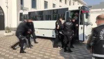 'DUR' İHTARINA UYMAYIP KAÇTIĞI ARAÇLA POLİSE ÇARPAN ŞÜPHELİ TUTUKLANDI