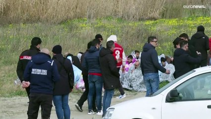 أربعون مهاجرا قضوا في غرق مركب قبالة سواحل إيطاليا