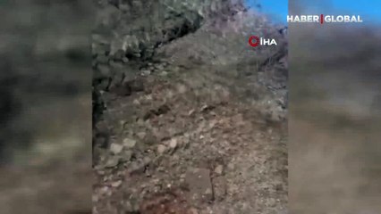 Elazığ'daki zemin sıvılaşmasının ardından korkutan görüntü: Bu kez dağlar çatladı!