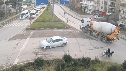 Direksiyon hakimiyetini kaybeden otomobil böyle takla attı