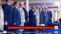 الرئيس السيسي يقف دقيقة حداد على أرواح الشهداء خلال تفقده اصطفاف معدات تنمية سيناء