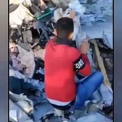 Enkazda bulunan yüklü miktardaki paralar güvenlik güçlerine teslim edildi