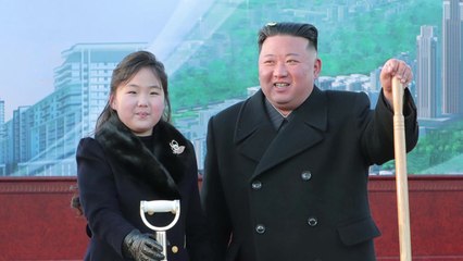 김정은, 김주애와 평양 서포지구 새 거리 착공식 참석 / YTN