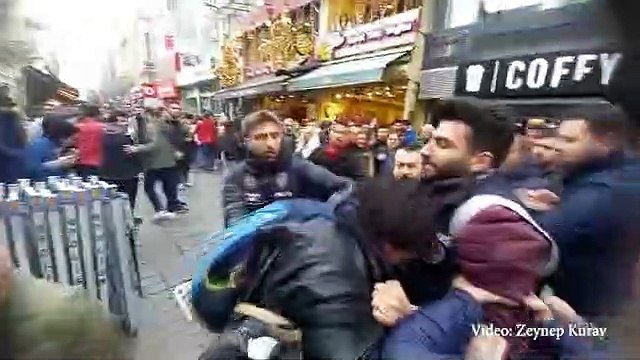 Emek, Barış, Demokrasi Güçleri Deprem Koordinasyonu'nun düzenlediği eyleme polis müdahalesi