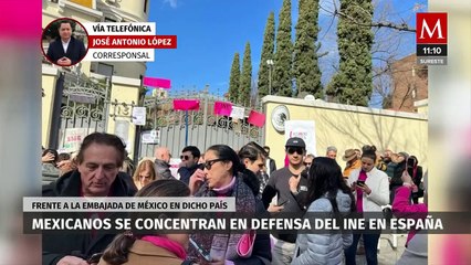 En Madrid, mexicanos se manifiestan en defensa del INE frente a la embajada