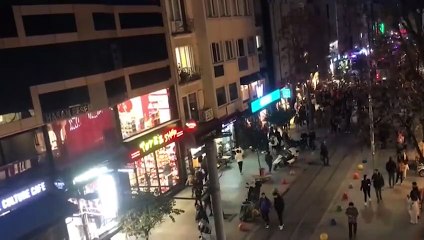 İstanbul'da Kızılay'ı protesto eden gruba polis müdahalesi