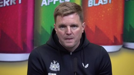 Eddie Howe reacts to Newcastle's Carabao Cup final defeat to Manchester United