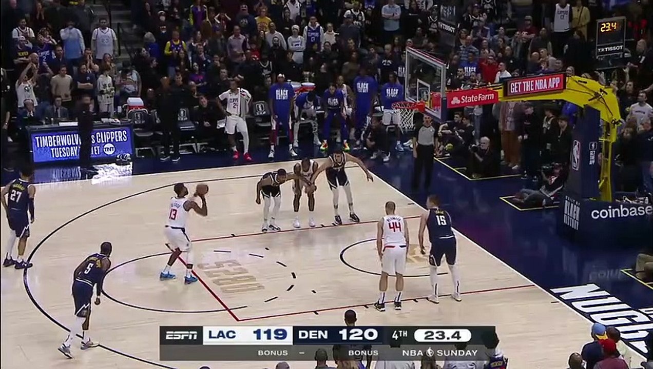 Comme Embiid, Paul George inscrit un panier de son camp... un poil trop tard !