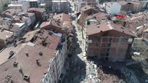 16 saat sonra enkazdan çıkarılan 86 yaşındaki depremzede: Komşularım, öldüm sanmış