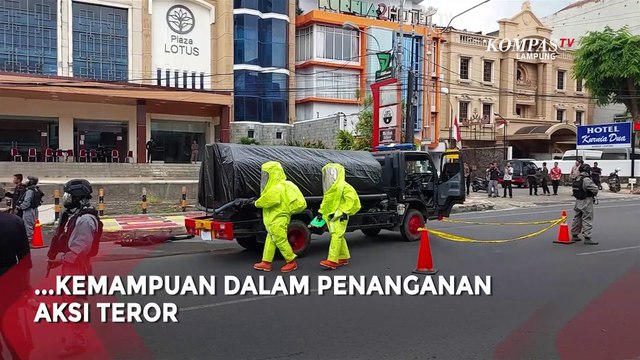 Begini Aksi Satuan Brimob Polda Lampung pada Simulasi Menjinakkan Ancaman Bahan Peledak!