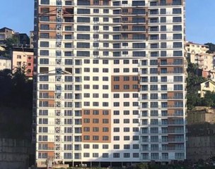 Deprem sonrası gündem olan bir bina daha! Zeminini gören aynı yorumu yapıyor