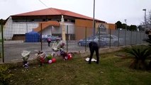 Componente della comunità islamica crotonese prega davanti al Palamilone per i morti