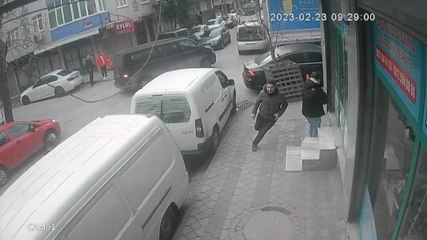 SULTANGAZİ'DE PARK KAVGASI KANLI BİTTİ