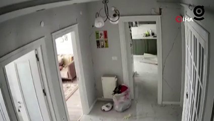 Malatya'da 5.6'lık deprem anı kamerada