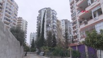 Adana'da ağır hasarlı Ayas apartmanı'nda kontorllü yıkım başladı