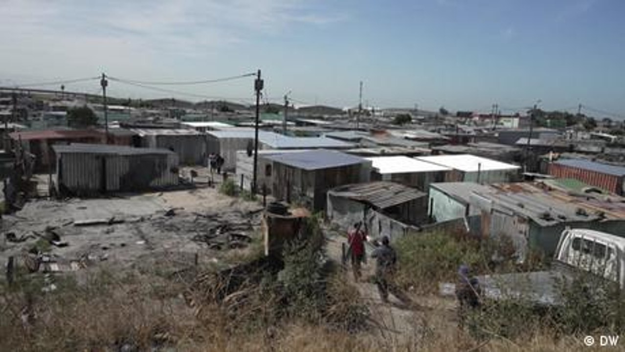 Neue Baumethoden sollen Brände in Kapstadts Slums verhindern