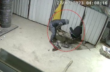METAL KESİM ATÖLYESİNDEN 50 BİN TL'LİK MAKİNE HIRSIZLIĞI KAMERADA