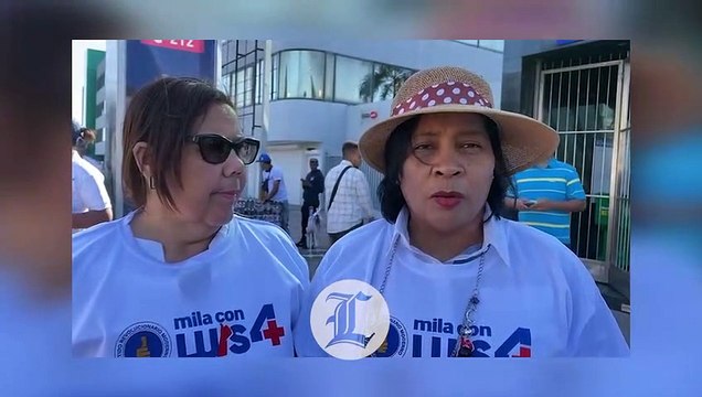 EN LOS ALREDEDORES DEL CONGRESO Y LA CASA DE LUIS ABINADER PERSONAS PIDEN “CUATRO AÑOS MÁS”