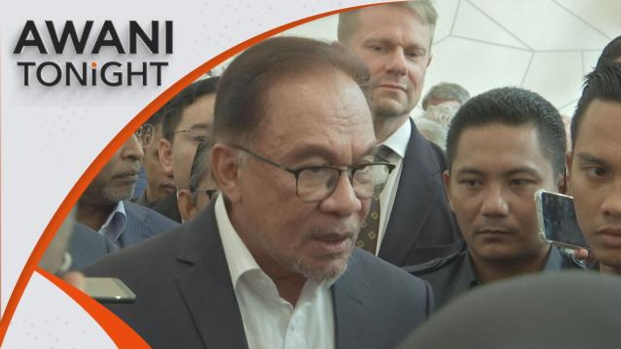 AWANI Tonight: PM defends lack of salary increments for civil servants