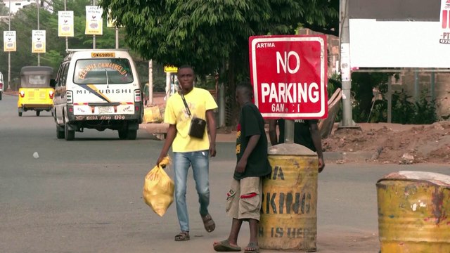 Nigerian voters criticise slow pace of weekend election count