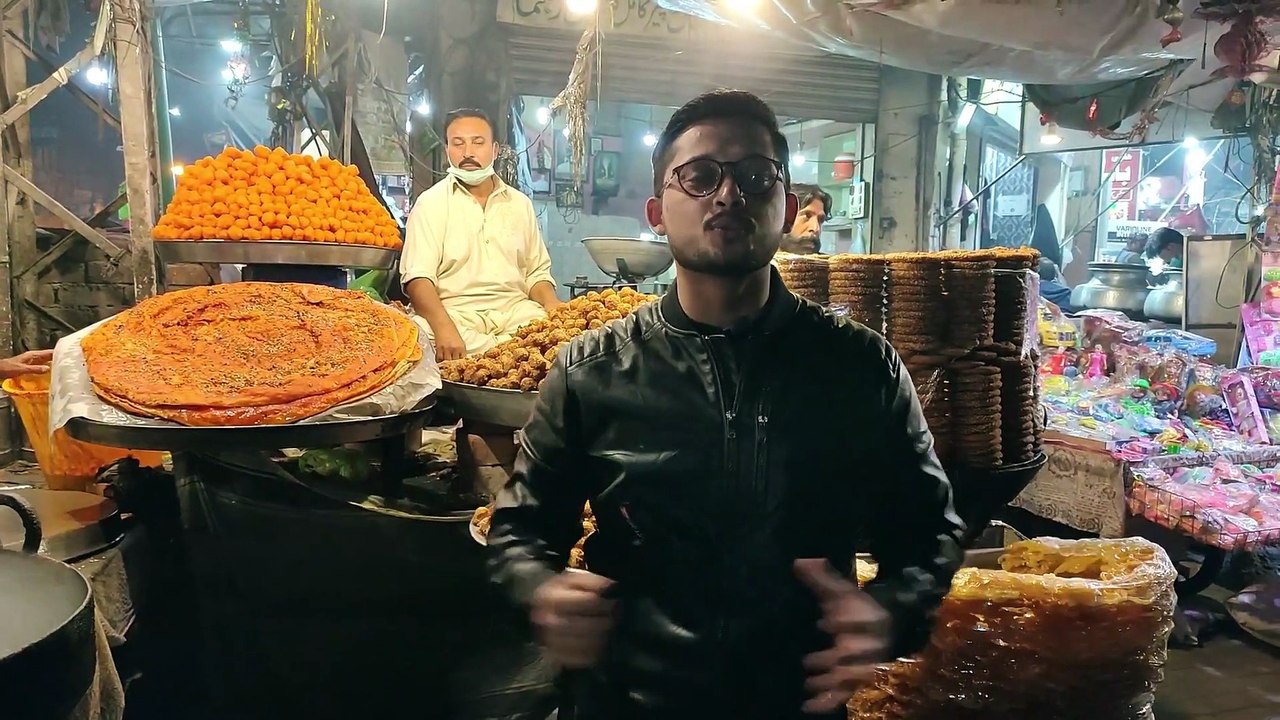 STREET FOOD OF LAHORE PAKISTAN | LAHORI KATLAMA | KHALIFA CHICKEN SAJJI | PAKISTANI STREET FOOD