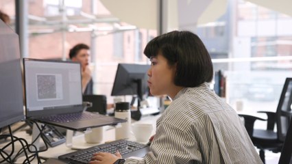 Скачать видео: New data shows the four-day working week improves productivity and happiness at a Manchester Environmental Consultancy