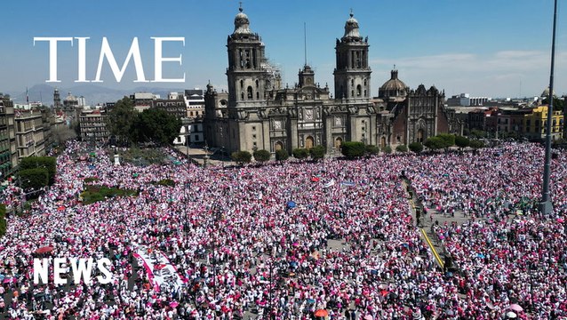 Tens of Thousands of People Demonstrate Against Electoral Law Changes in Mexico