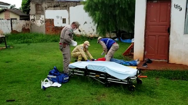 Homem que foi detido pela DH acusado esfaquear homem no Santa Cruz é levado à Cadeia Pública