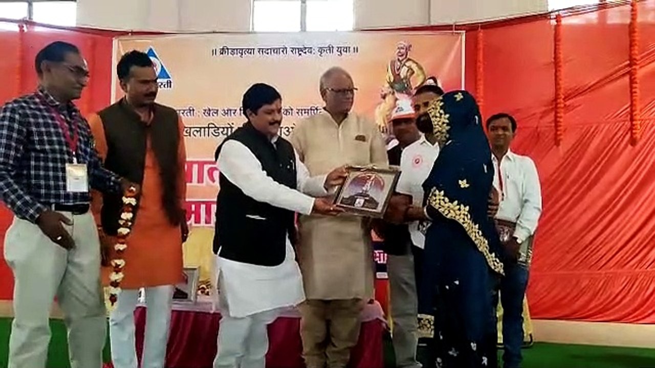 ‘कुछ लोगों ने गद्दारी नहीं की होती तो आजादी की...