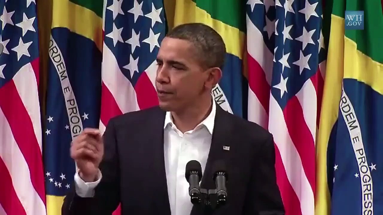 Barack Obama Singing Uptown Funk by Mark Ronson (ft. Bruno Mars)